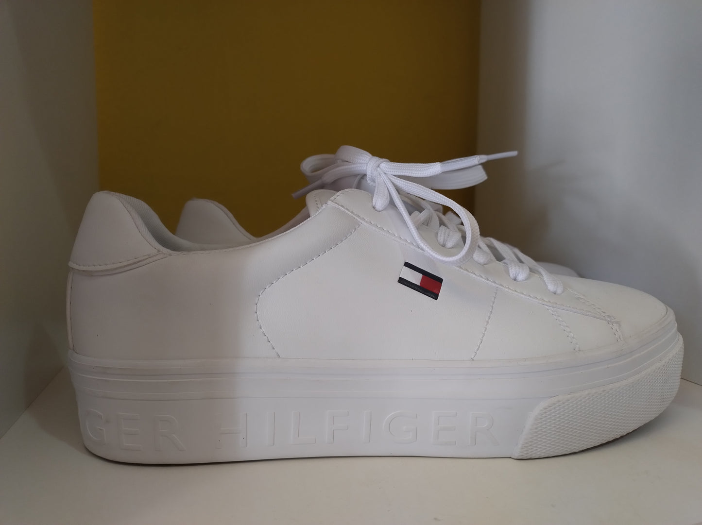 Tommy Hilfiger