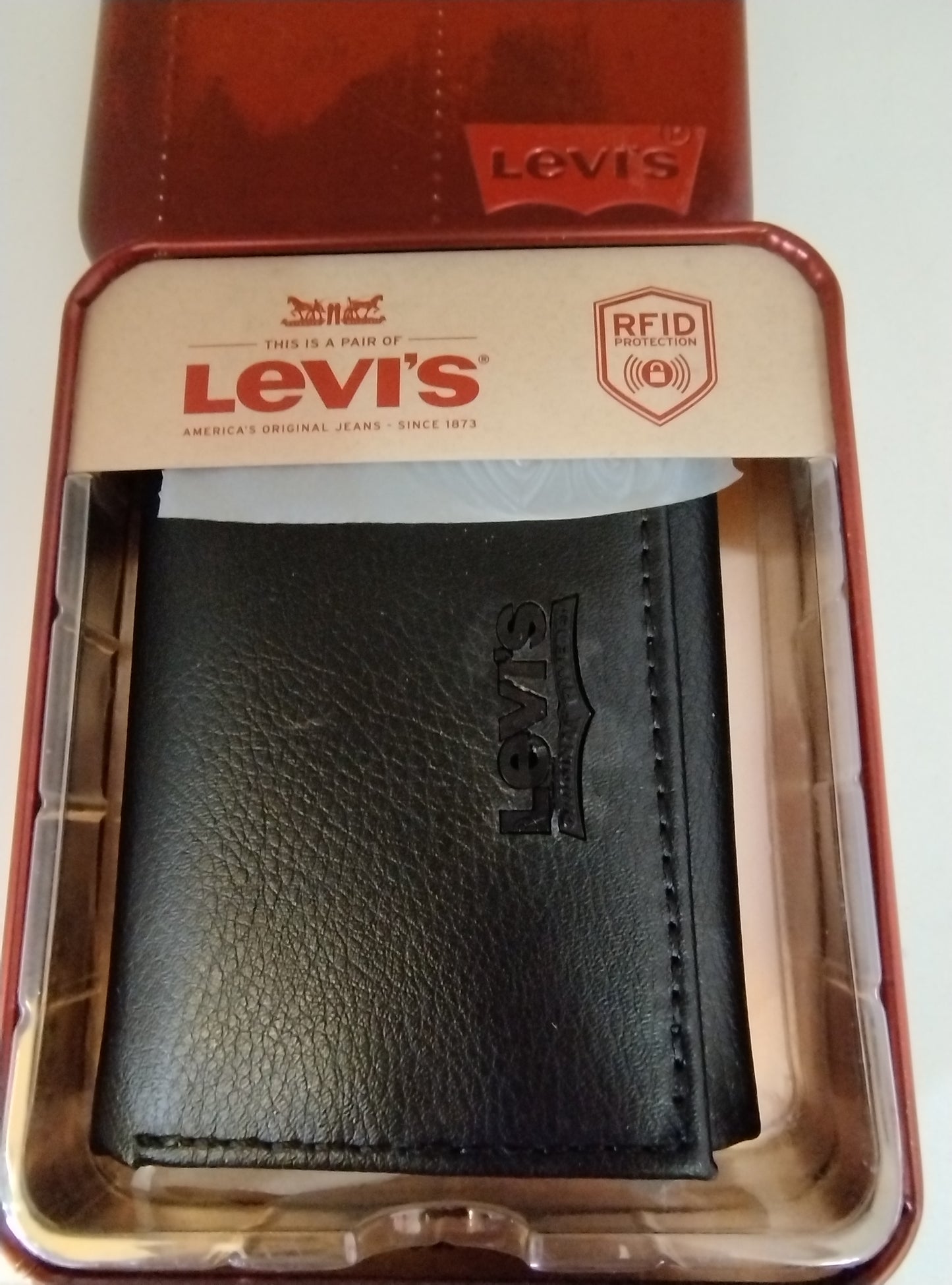 Cartera Levis