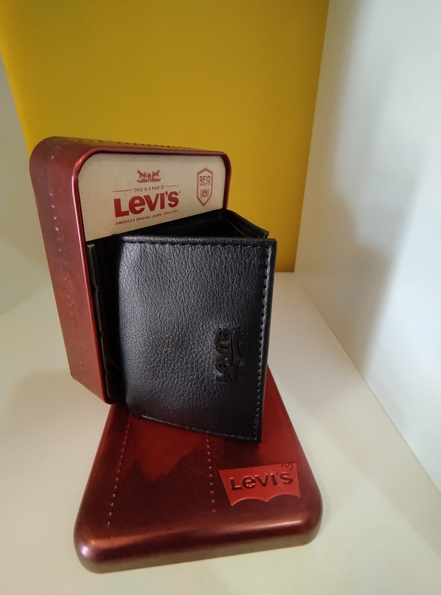 Cartera Levis