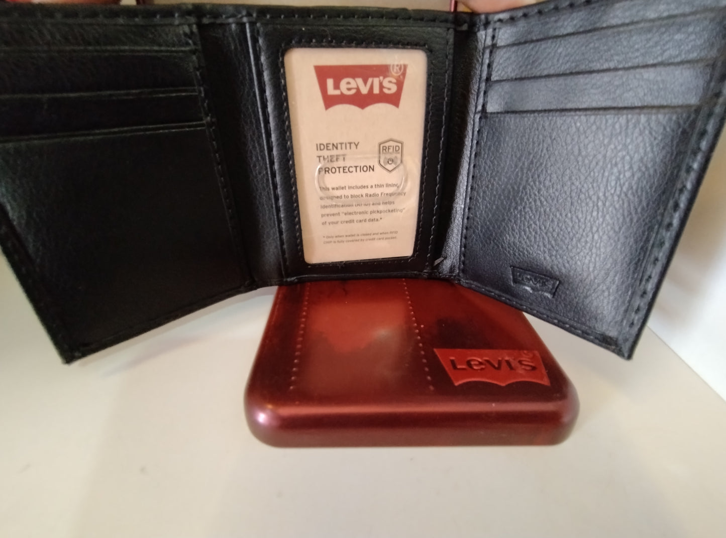 Cartera Levis