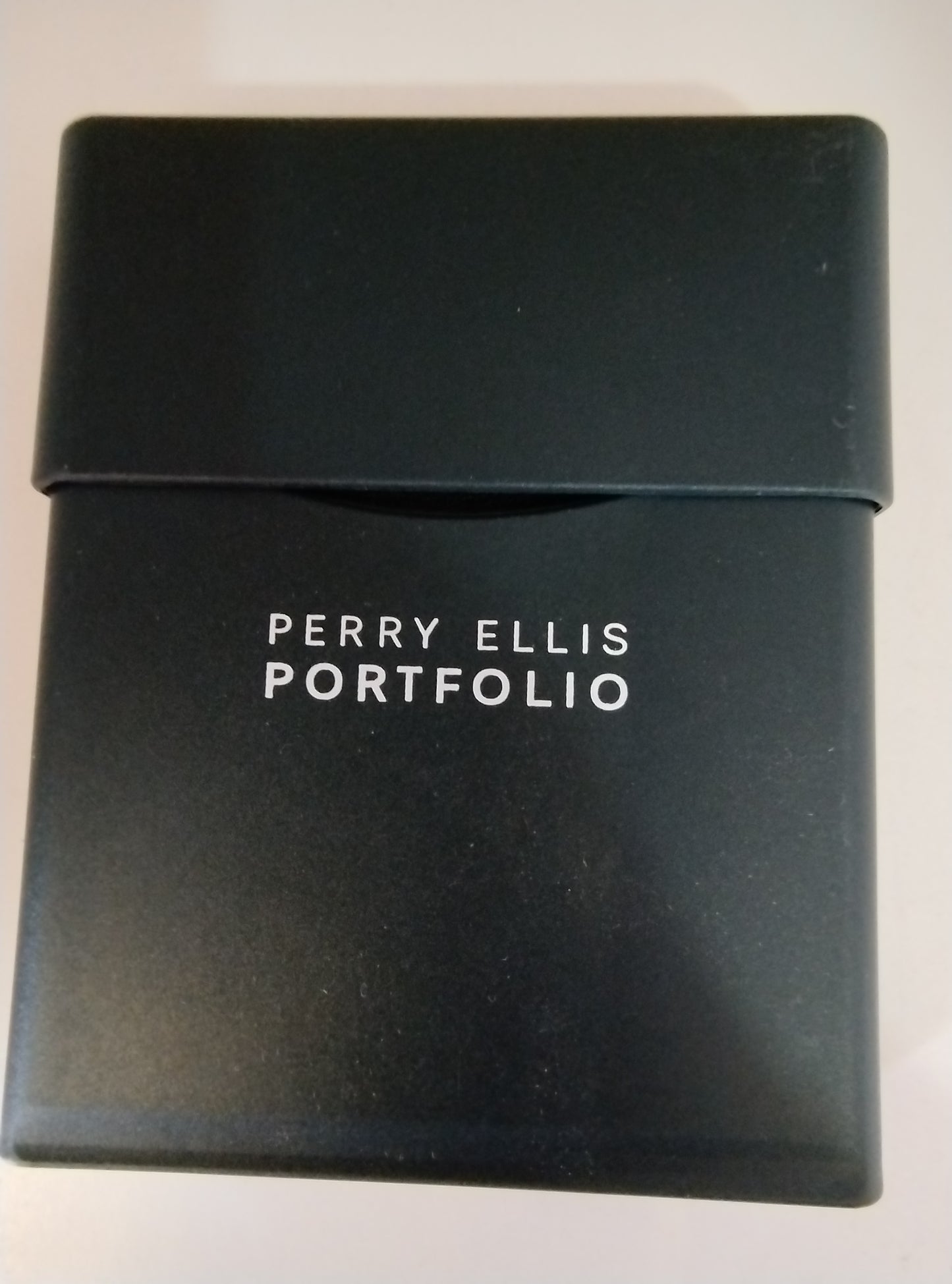 Cartera Perry Ellis