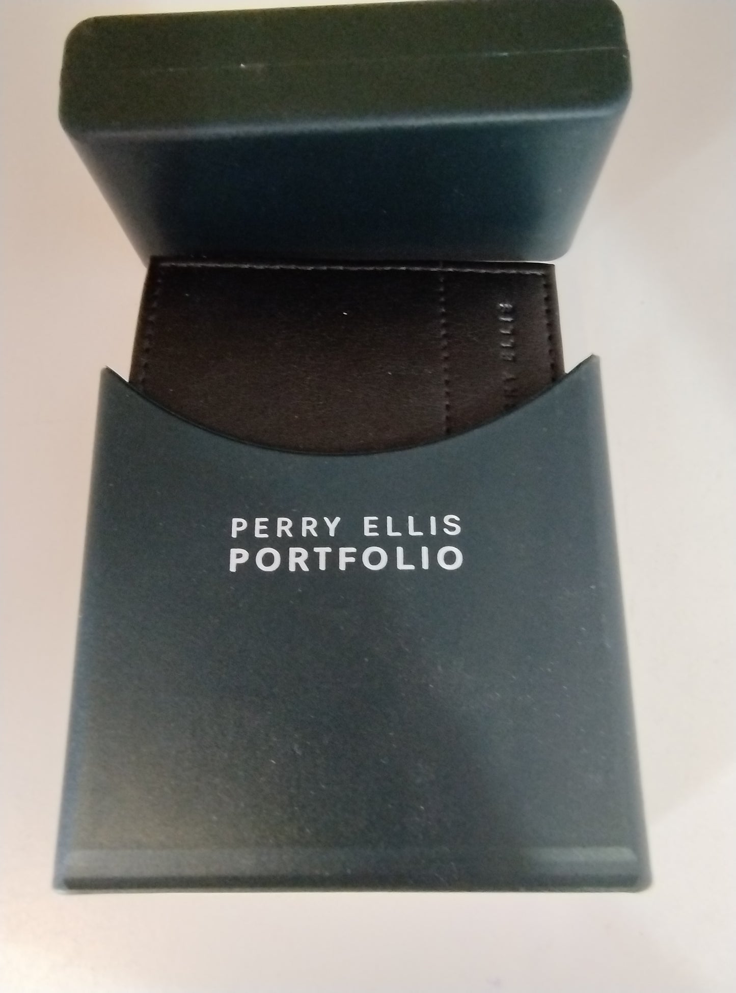 Cartera Perry Ellis